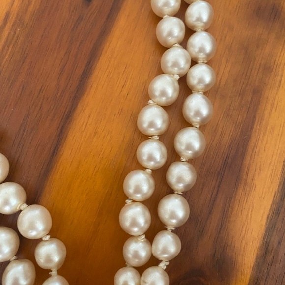 Chanel Vintage Pearl Double Stranded Turnlock Necklace ❌no offer or trade❌ - Picture 8 of 16